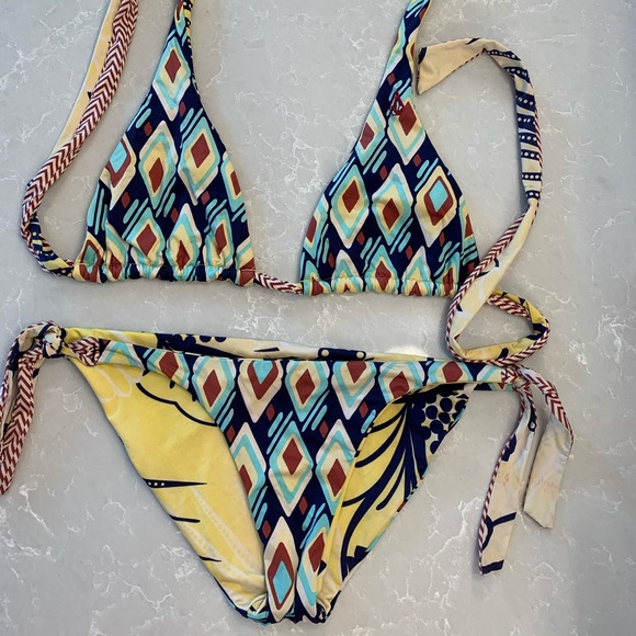 Volcom reversible bikini - Picture 1 of 2